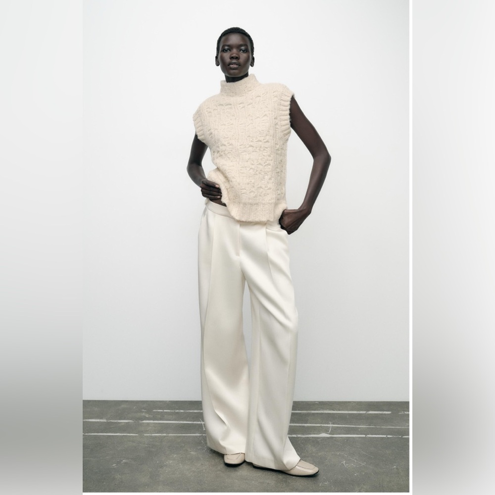 Zara NWT textured knit sweater Elegant Cream. Size Small.